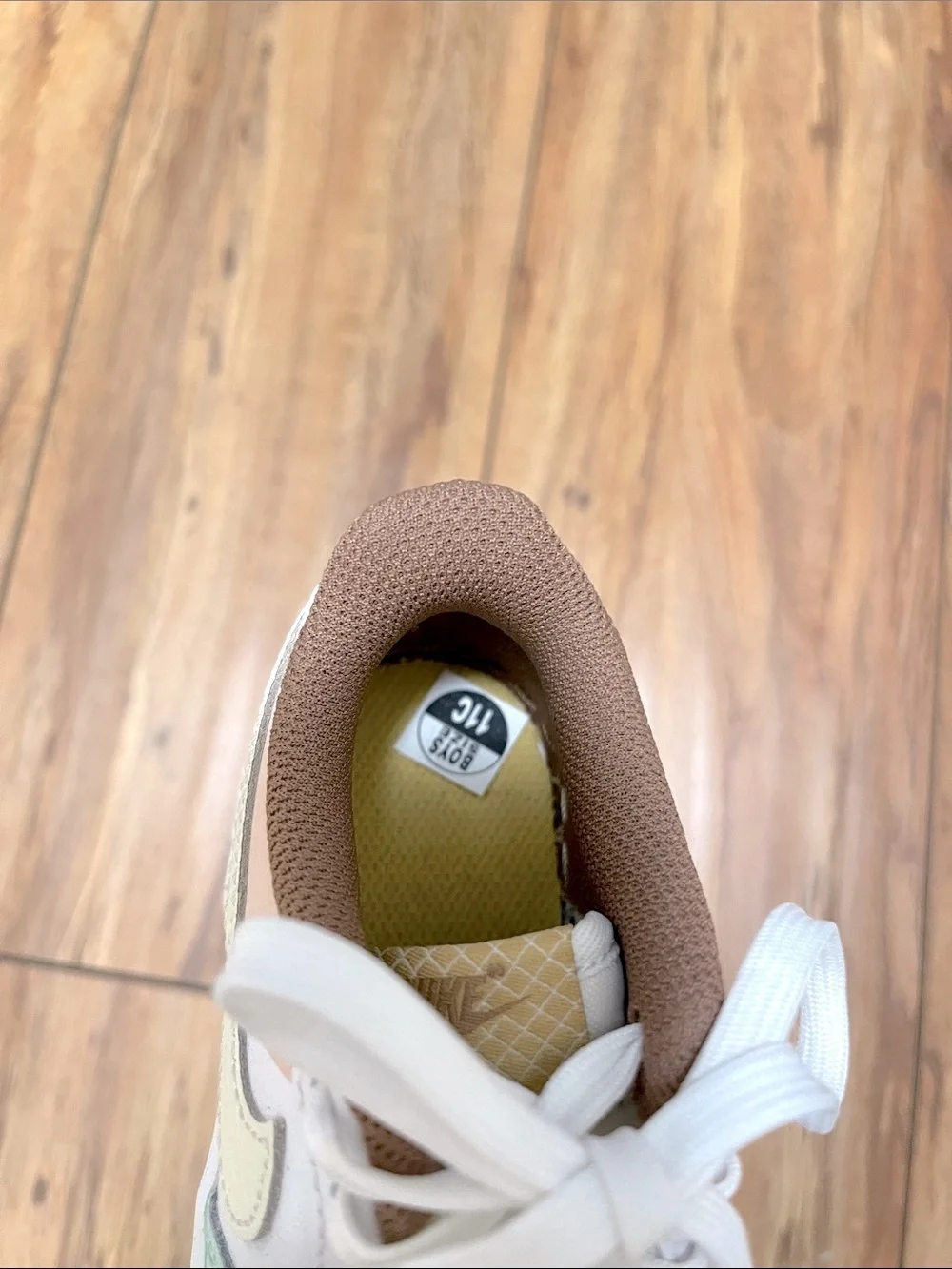 NWOB Nike Kids Air Force 1 LV8 