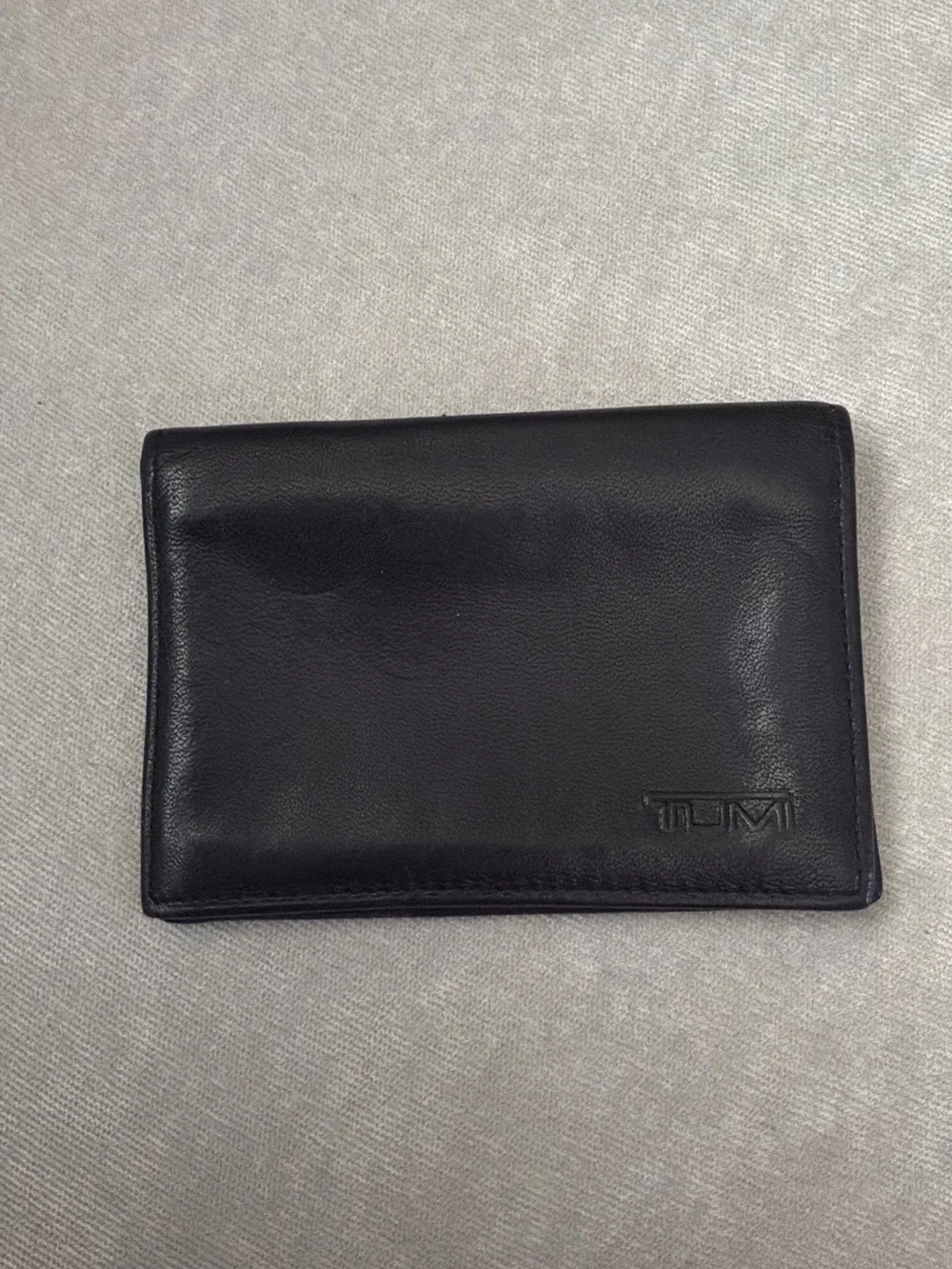 Tumi Black Leather Thin Bifold Credit Card Holder