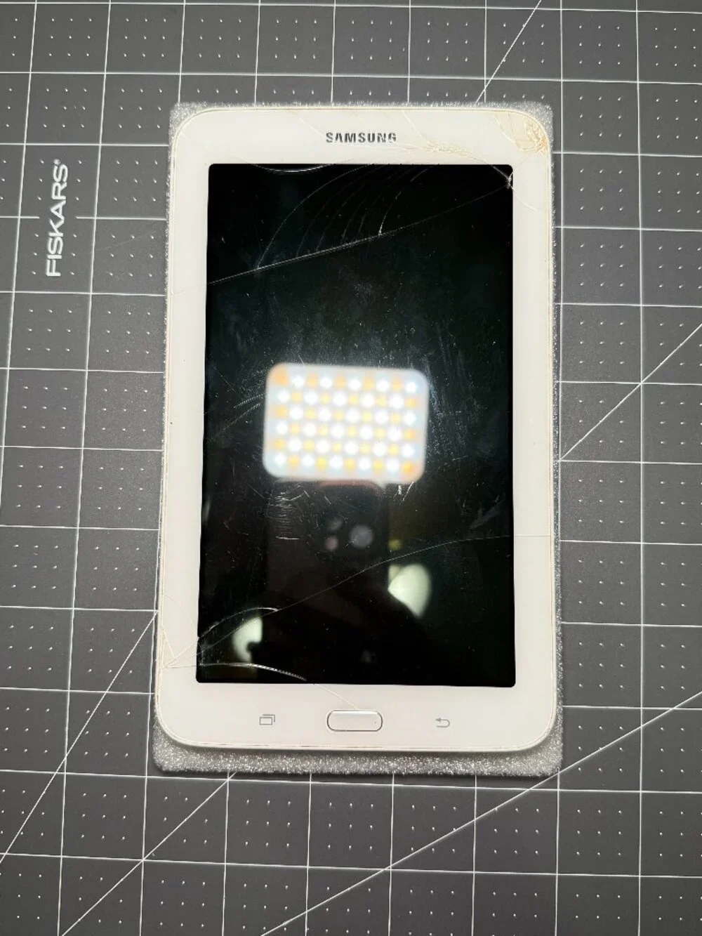 Samsung Galaxy Tab 3 Lite Model SM-T113 White For Parts/Repairs