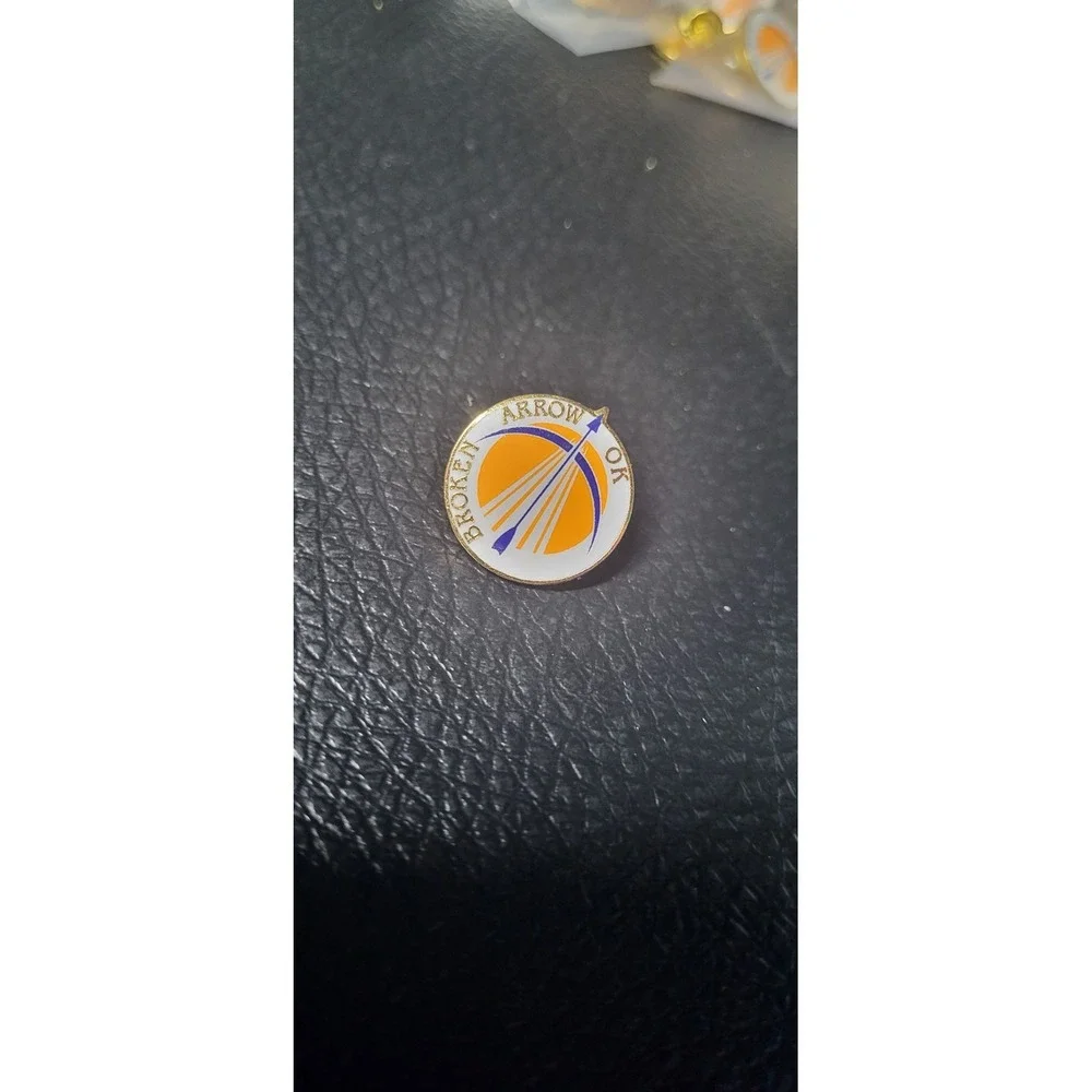 N/A gold broken