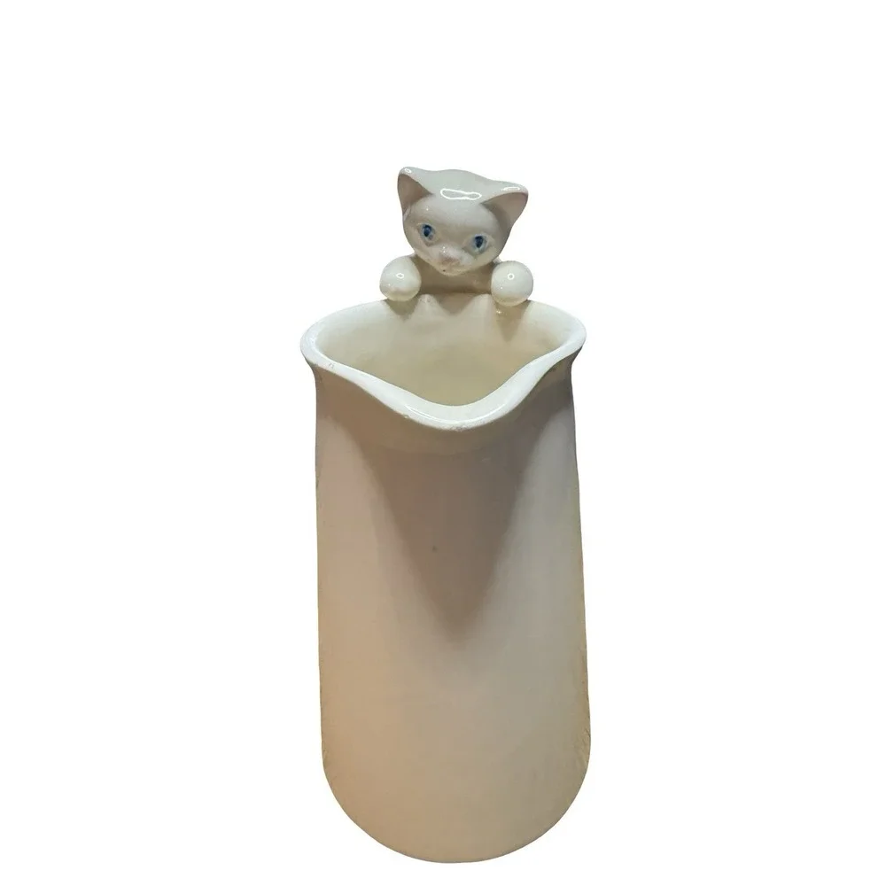 The Unbranded Brand cup chips figurine
