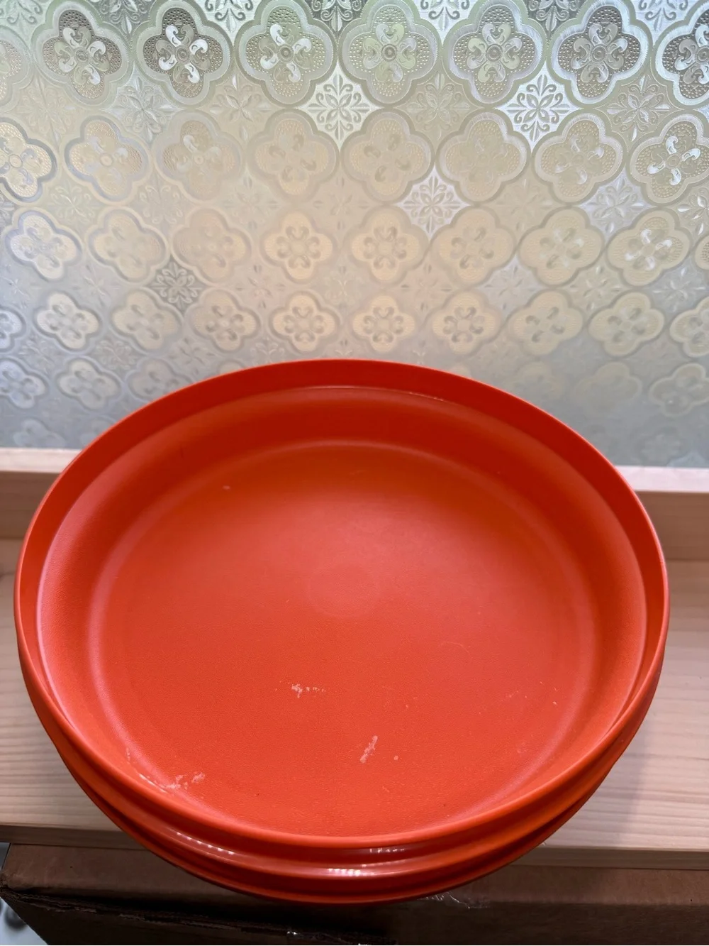Tupperware vintage round