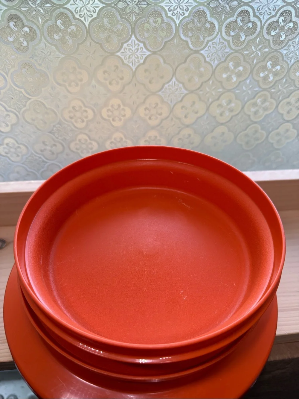 Tupperware vintage round