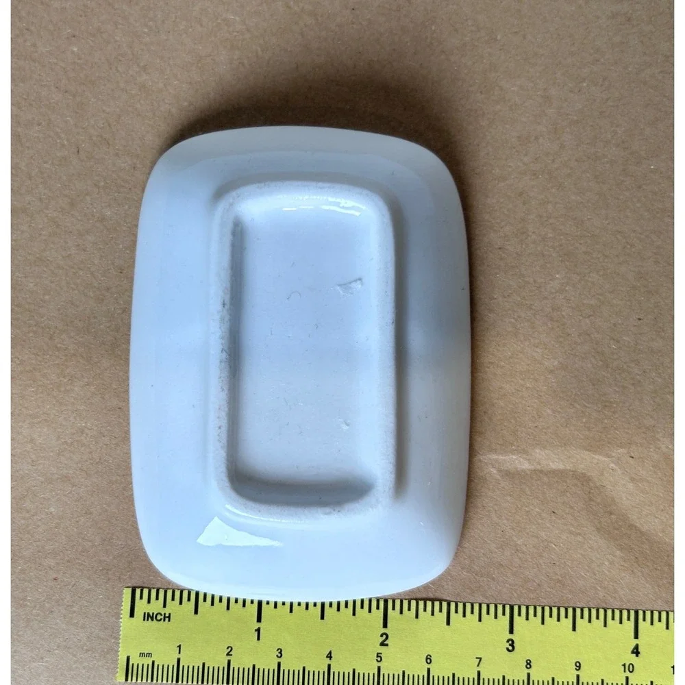 Unbranded rectangular tray