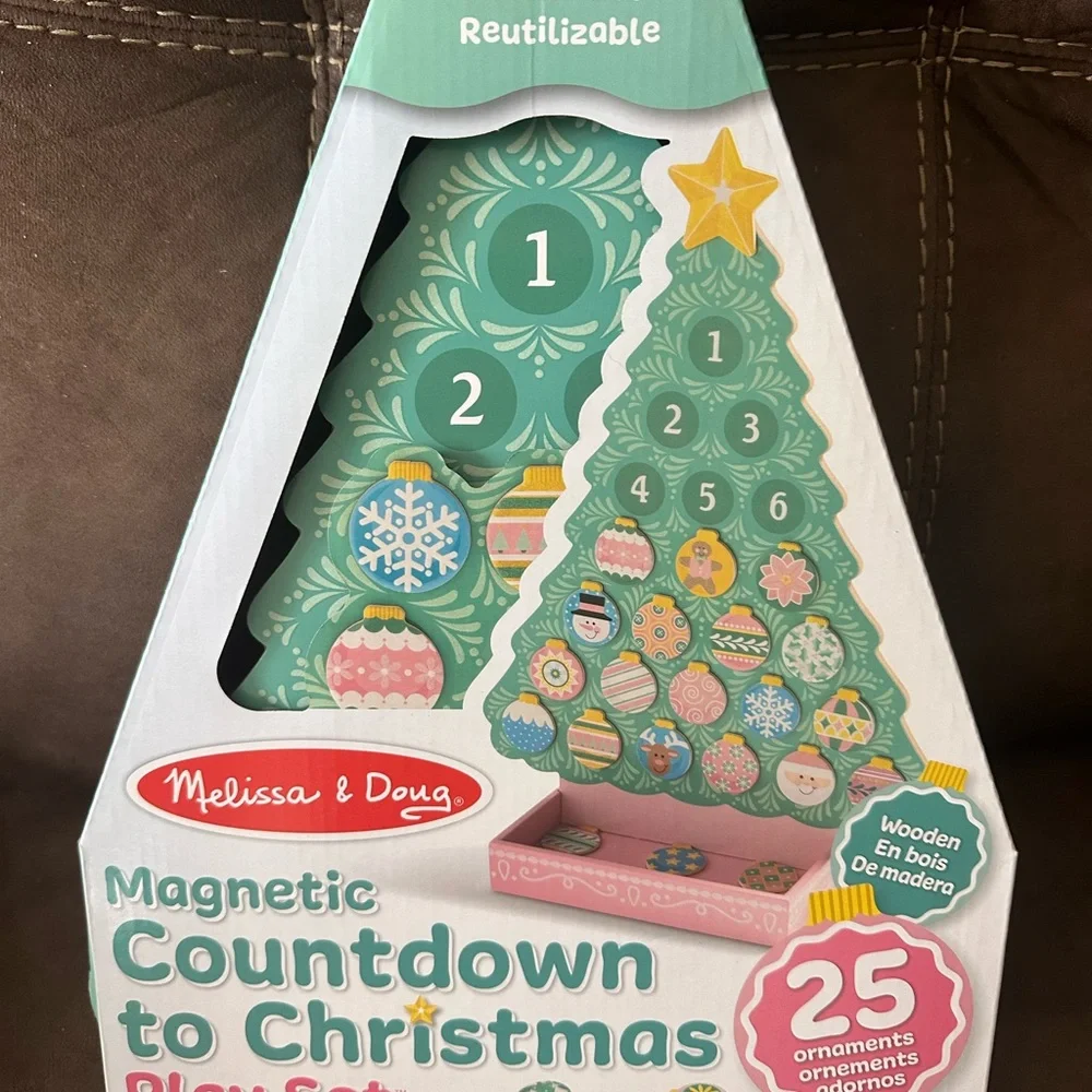 Melissa & Doug Festive Magnetic Christmas Tree Set