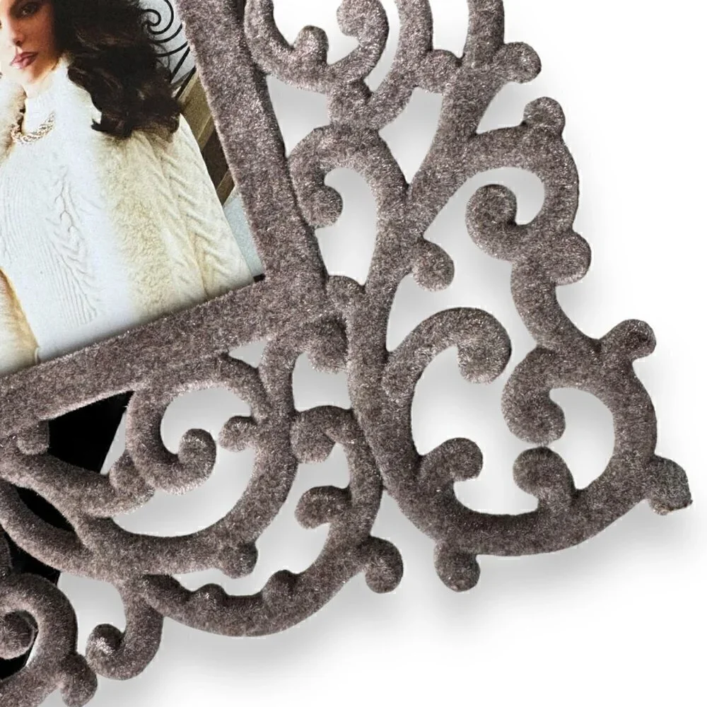 N/A picture frame