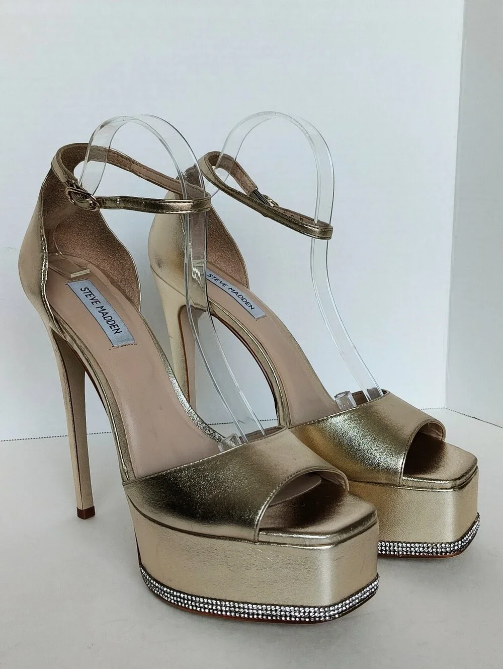 Steve Madden new box
