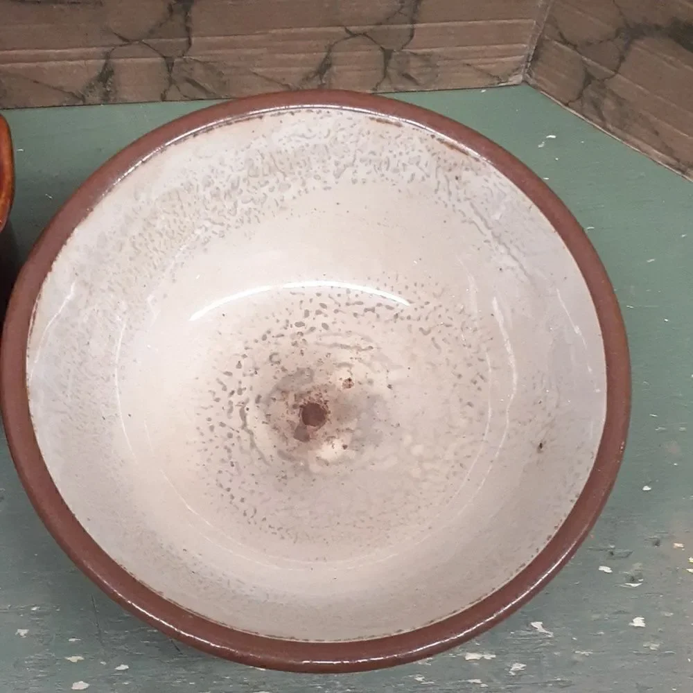 VTG 2 Qt Bean Pot Crock Server w/ vintage primitive stoneware mixing bowl‎