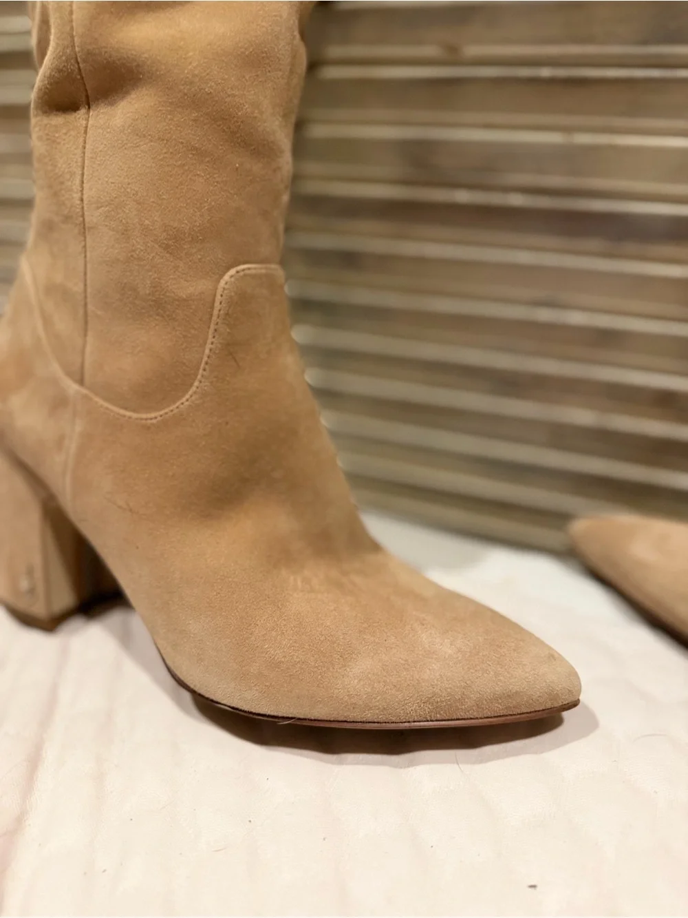 Sam Edelman elegant knee