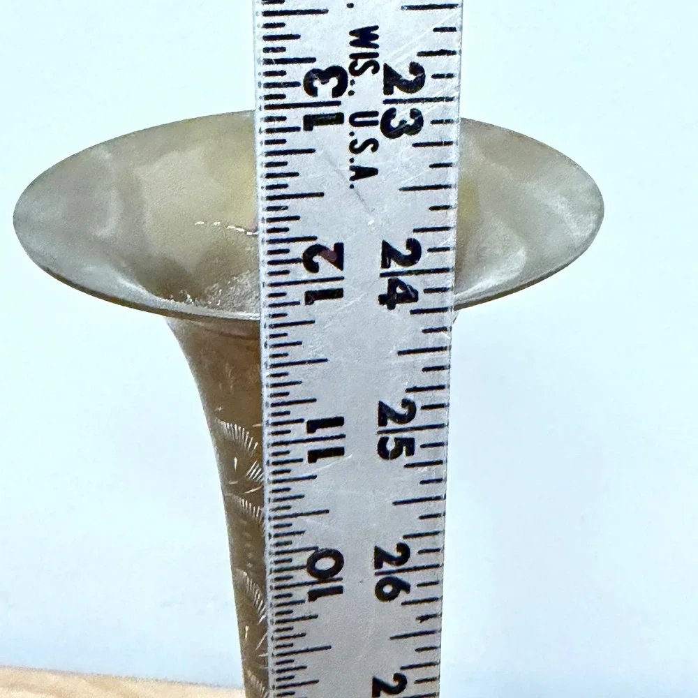 N/A leaf bud pattern