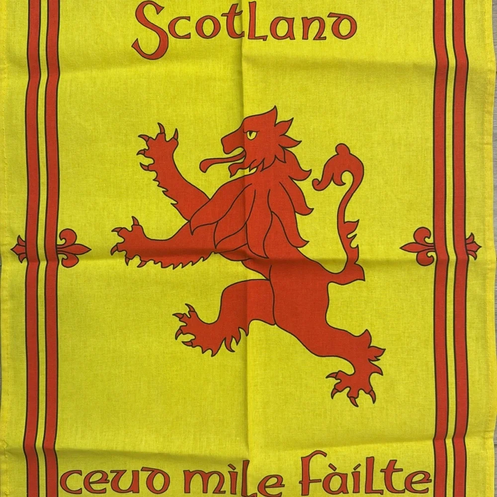 Vintage red lion