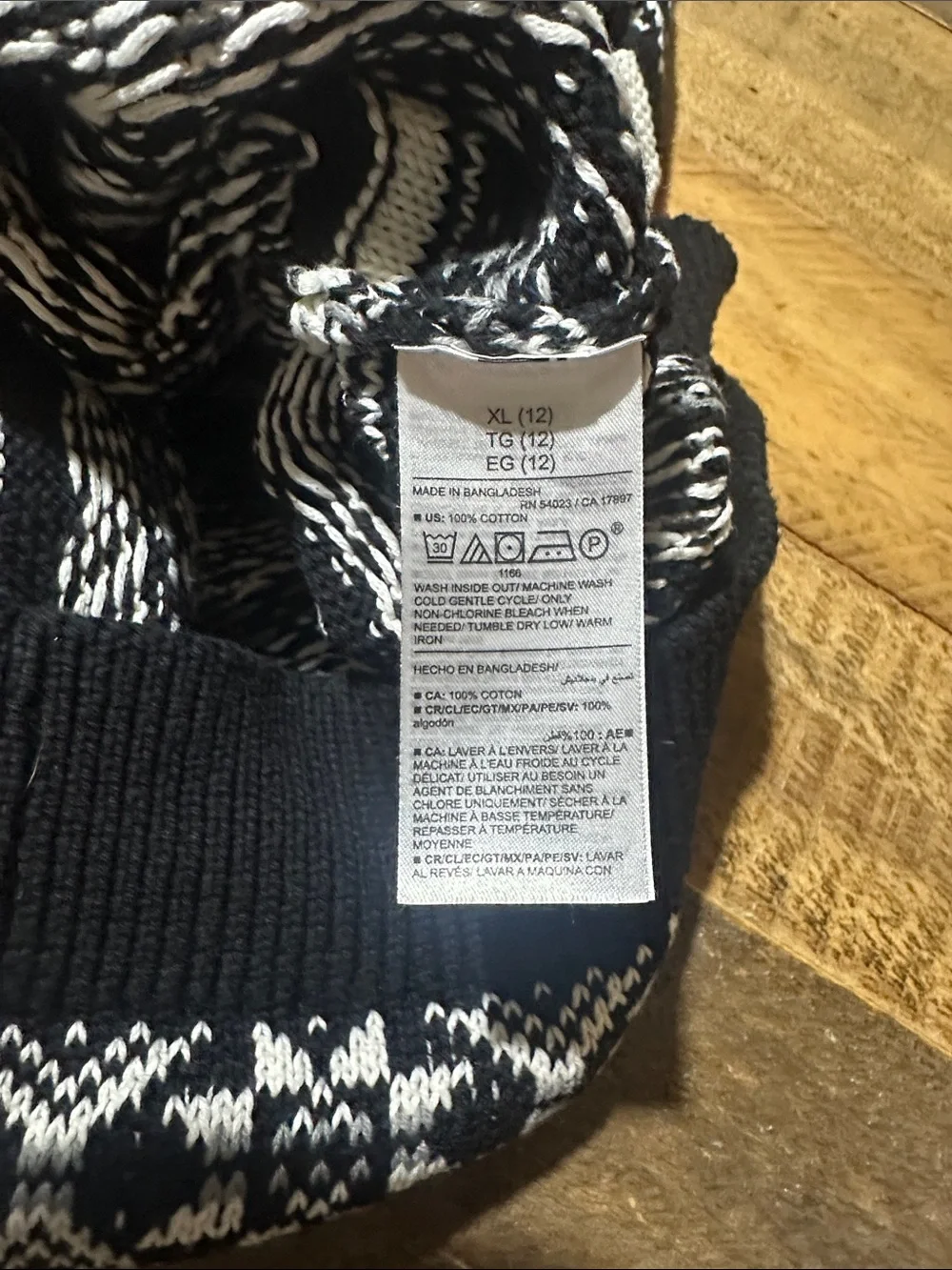 Black & White Fair Isle Hooded Sweater Size XL ( 12)