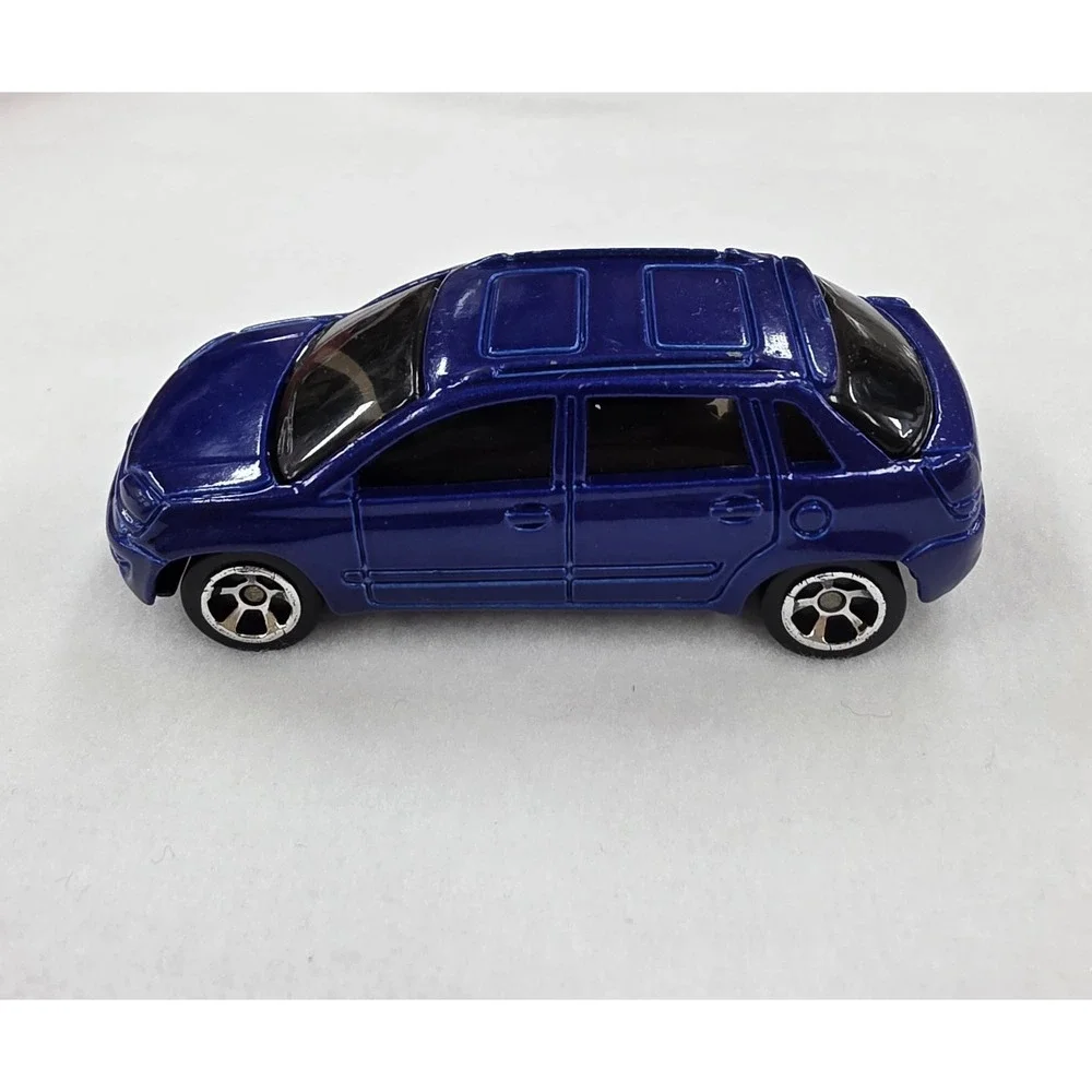 Maisto Fresh Metal Series Chevrolet Traverse 1:64 Diecast Car 2000 Blue Used