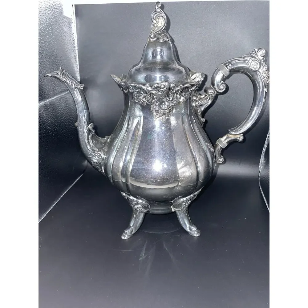 Wallace vintage baroque