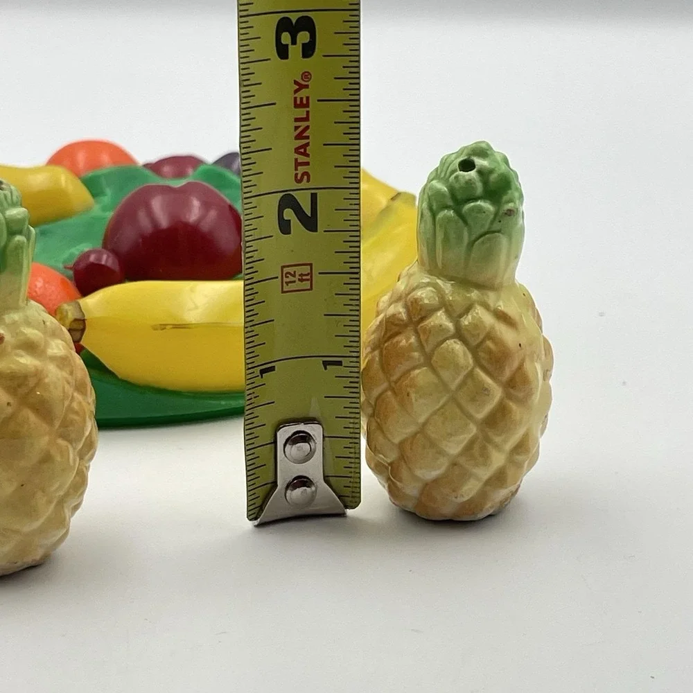 Vintage 1958 Fruit Tray w Pineapple Salt Pepper Shakers‎ Ceramic Plastic