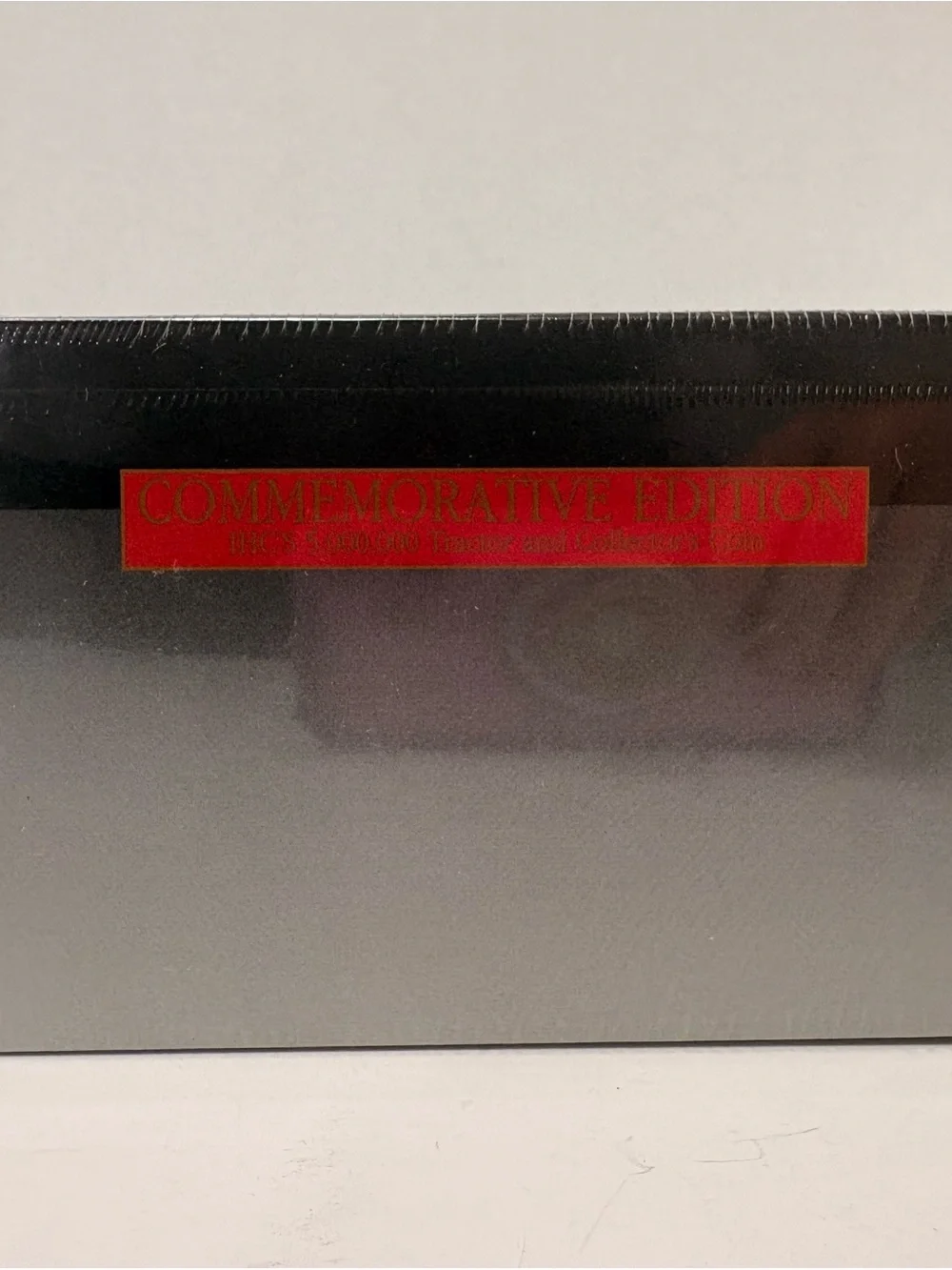 🚜 Ertl IHC '66 Series 5 Million Tractor Commemorative Edition #4590 – Sealed