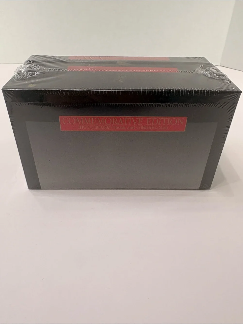 🚜 Ertl IHC '66 Series 5 Million Tractor Commemorative Edition #4590 – Sealed