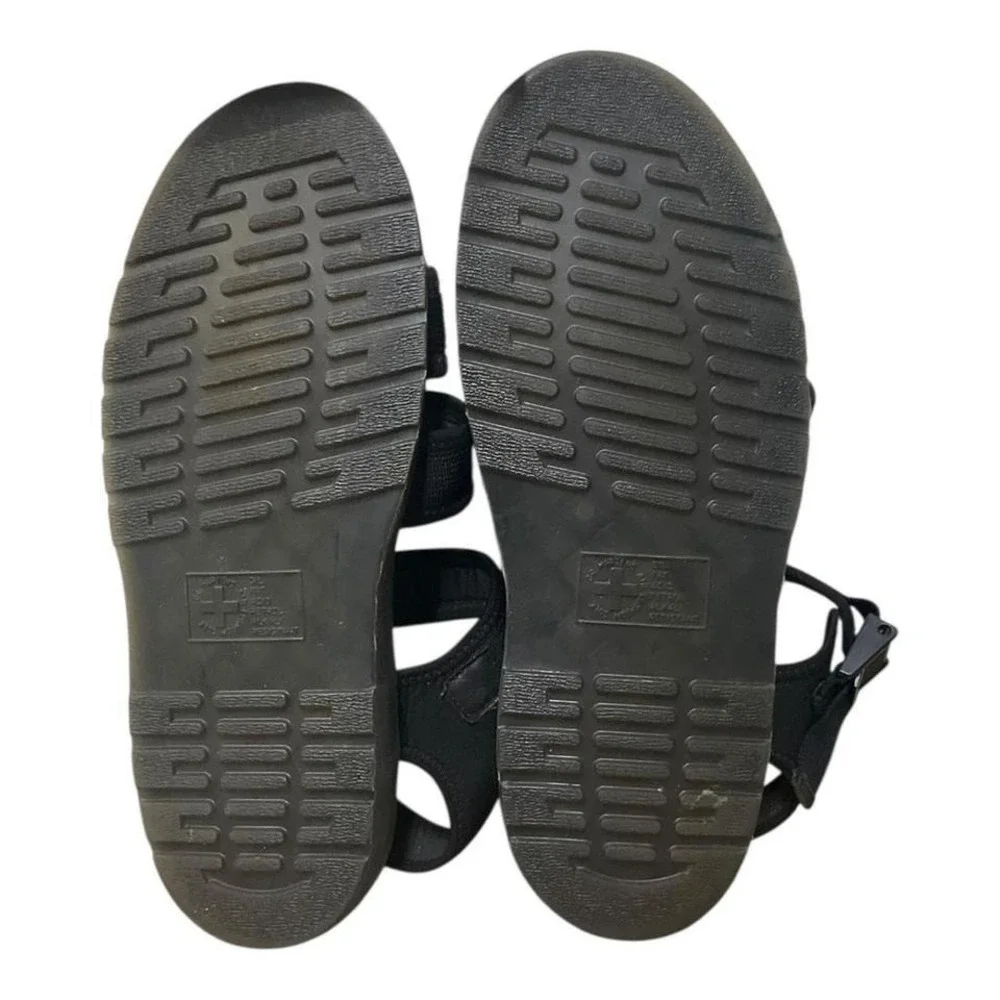 Dr. Martens known lifers sandal