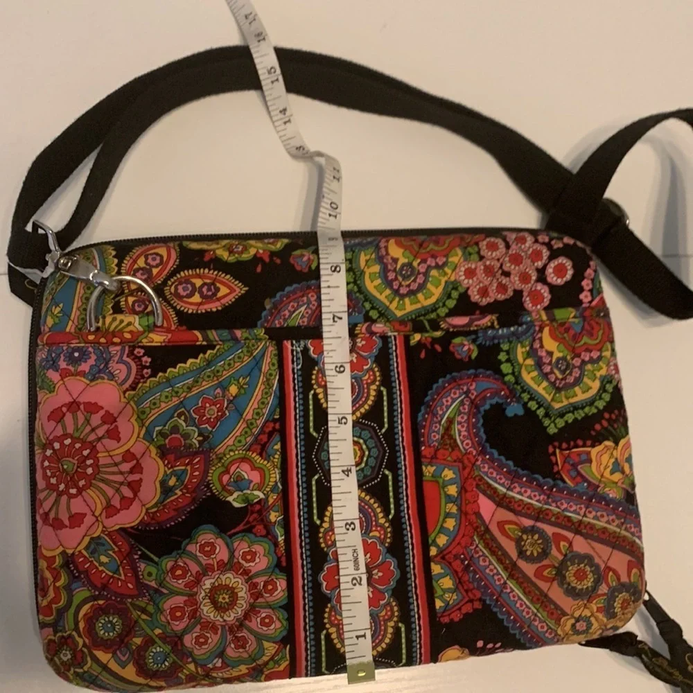 Vera Bradley closure case