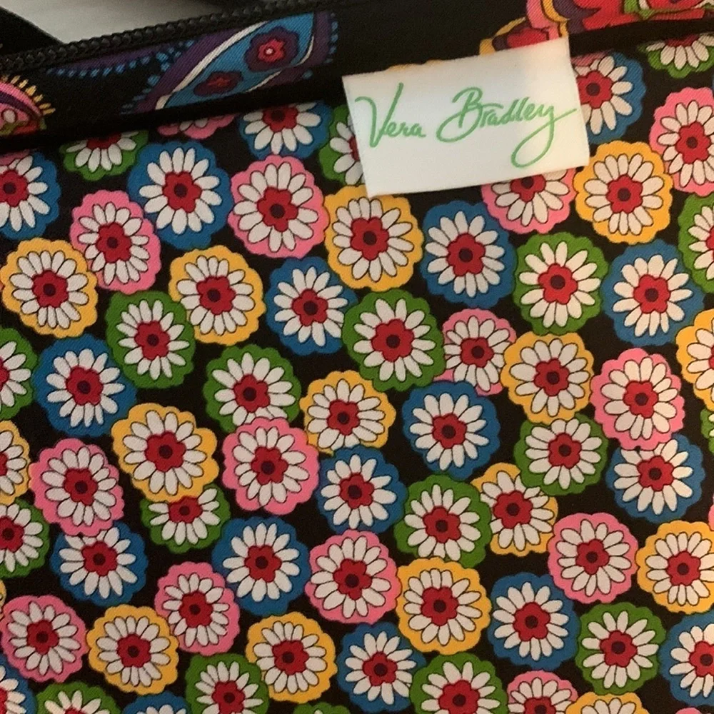 Vera Bradley closure case crossbody