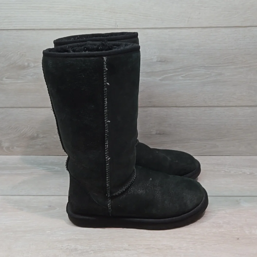 UGG good ll16box