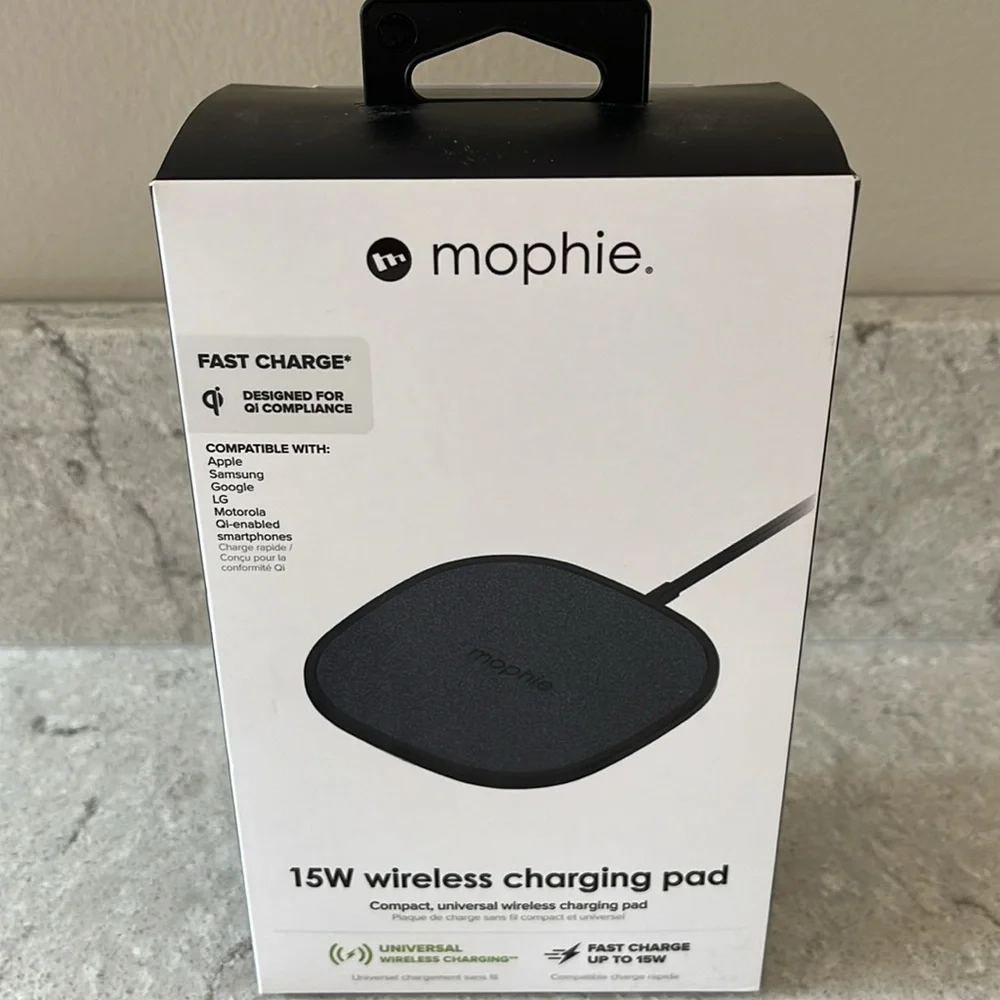 Mophie 15W Universal Fast Charge Wireless Black Charging Pad w/Power Adapter