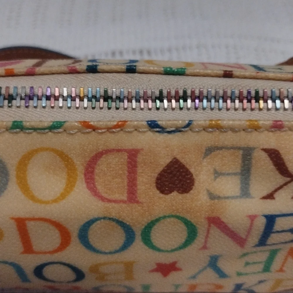 Dooney & Bourke vintage stylish