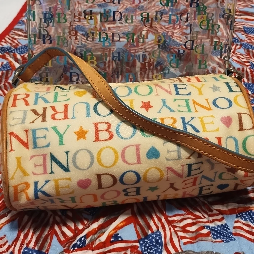 Dooney & Bourke vintage stylish