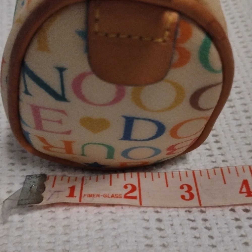 Dooney & Bourke vintage stylish