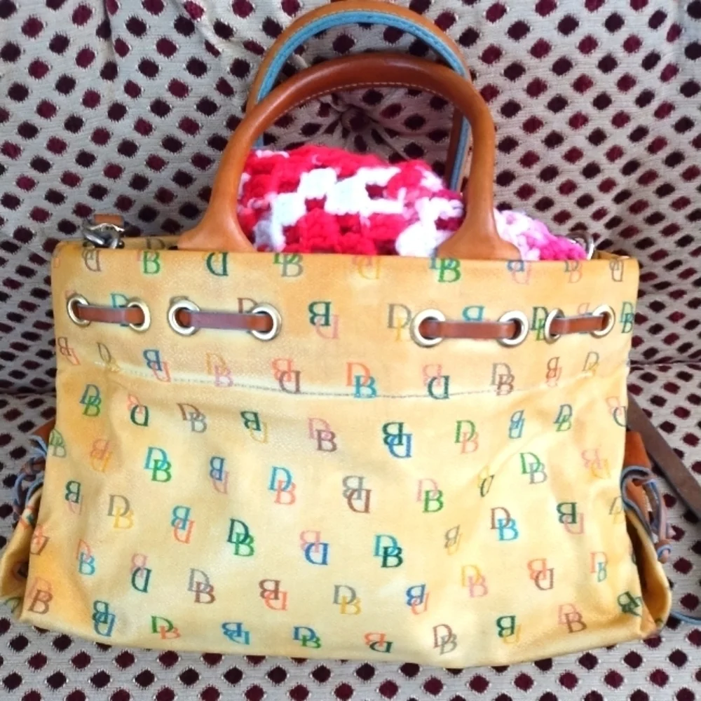 Dooney & Bourke vintage stylish