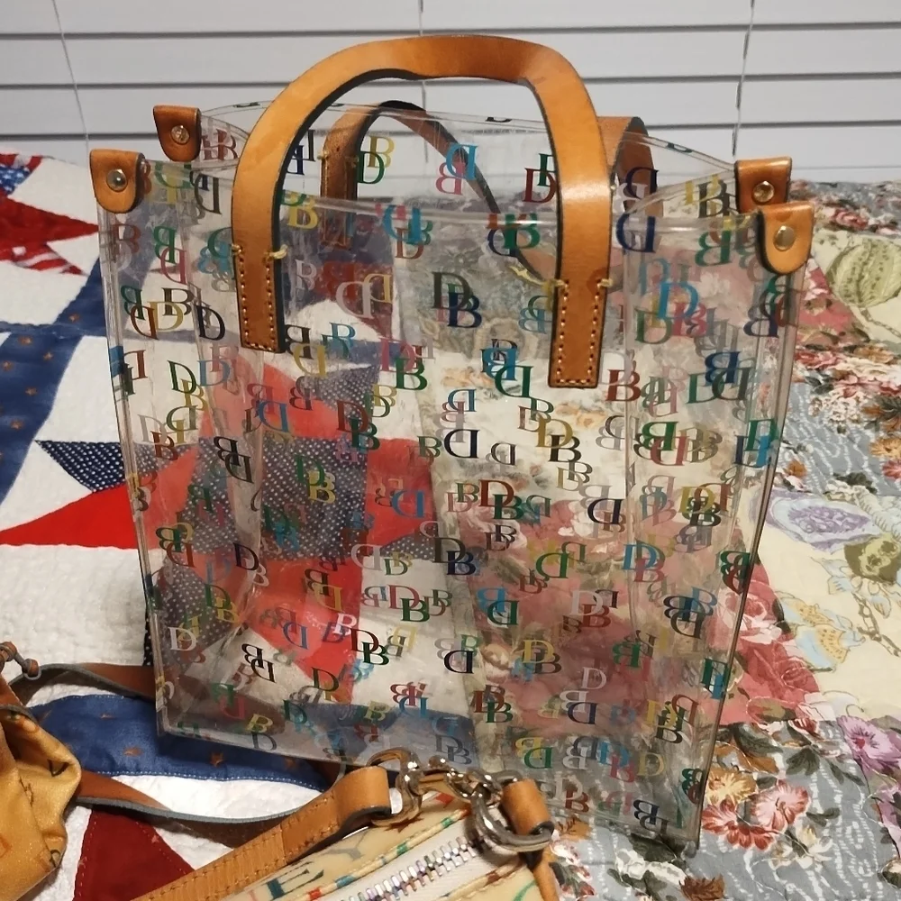 Dooney & Bourke vintage stylish