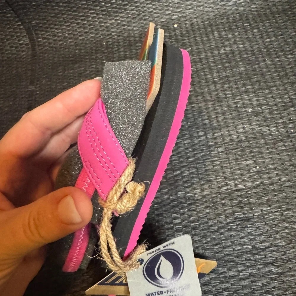 Hari Mari kids flip-flops come with strap in the back
