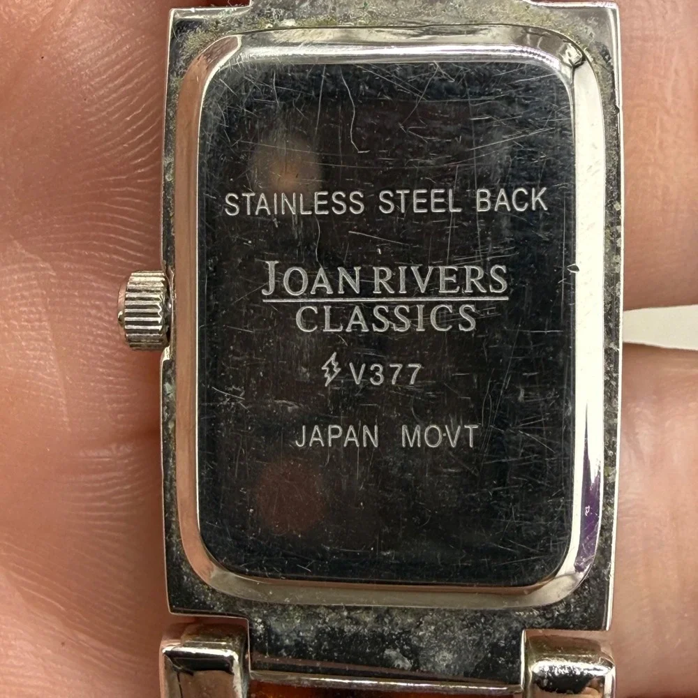 Joan Rivers needs battery