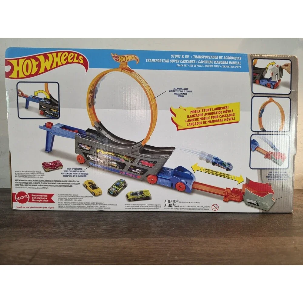 Hot Wheels City Stunt & Go Play Set Truck, Collapsible Loop, Holds 18 Cars
