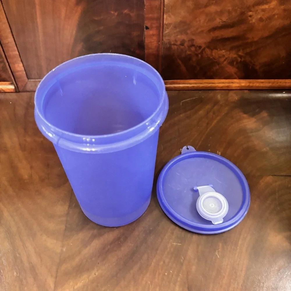 Tupperware vintage 321