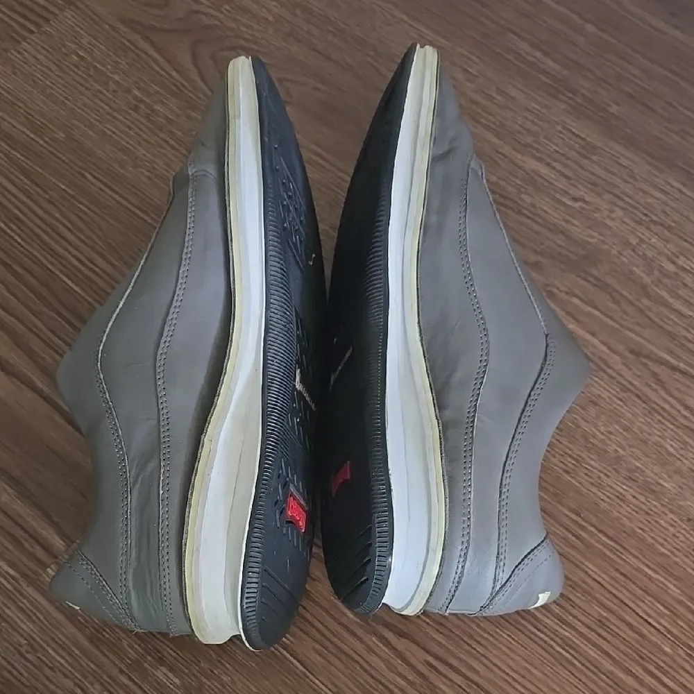 Camper these gray
