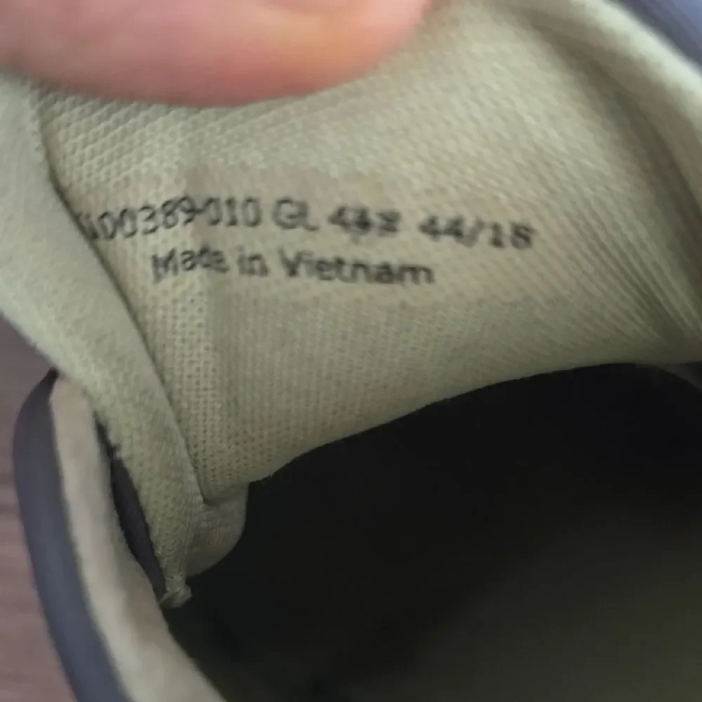 Camper these gray