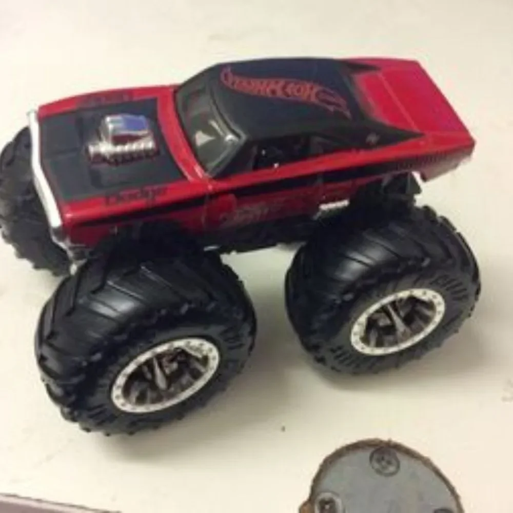Hot Wheels Monster Trucks Dodge Charger R/T