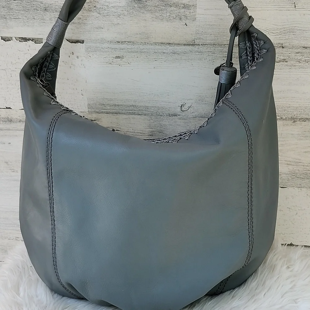 The Sak structured everyday trim