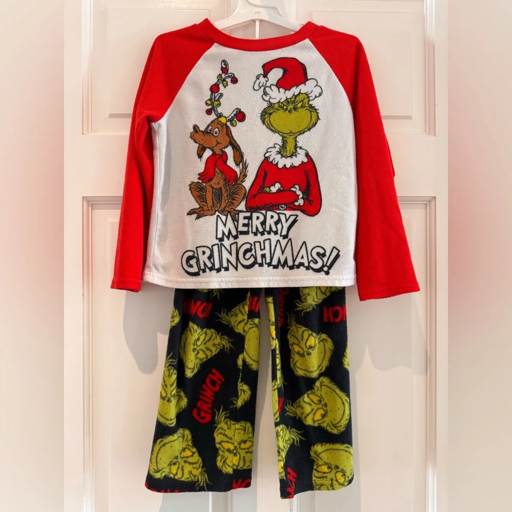 The Grinch bring festive