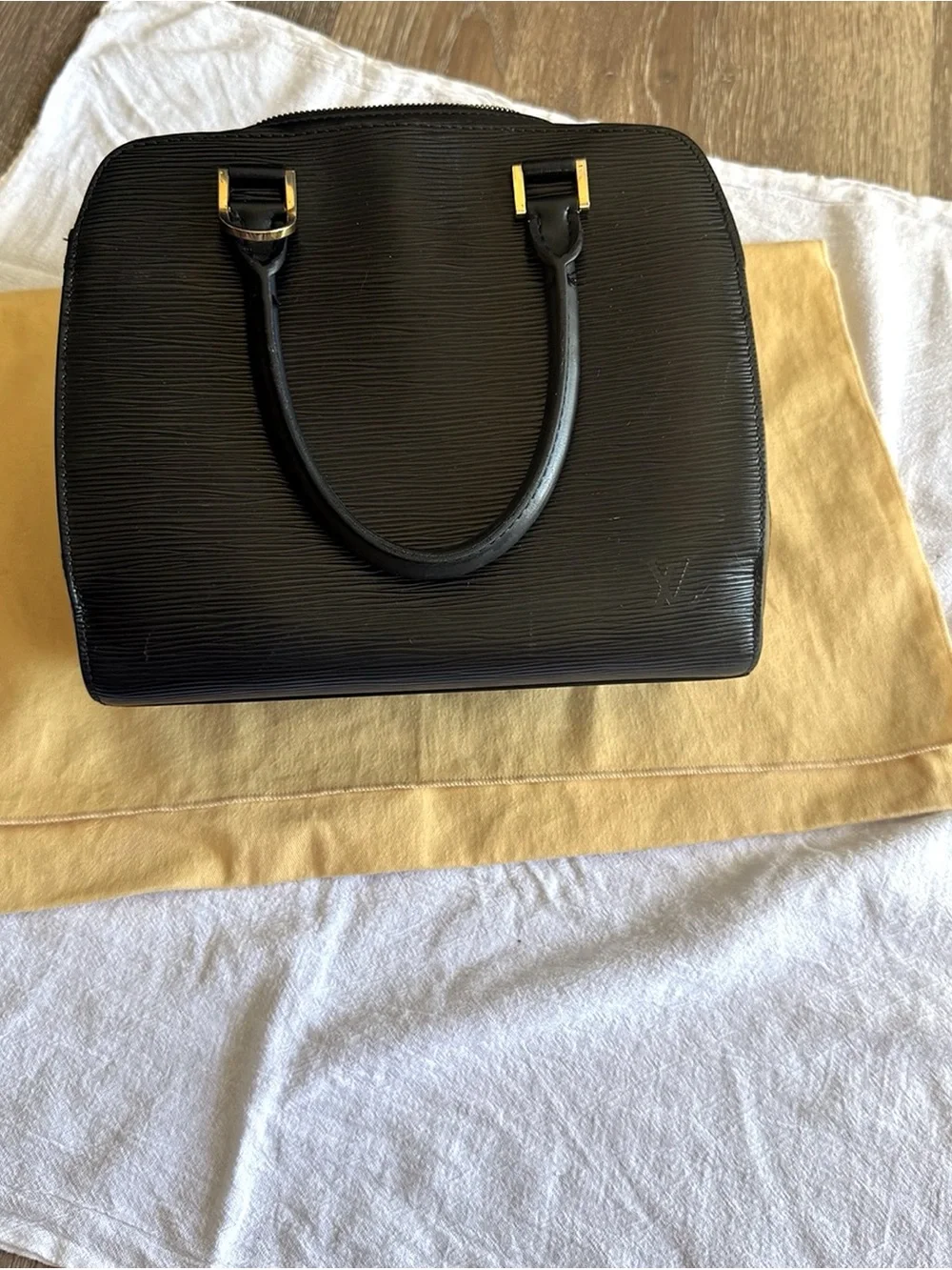 Louis Vuitton classic louis