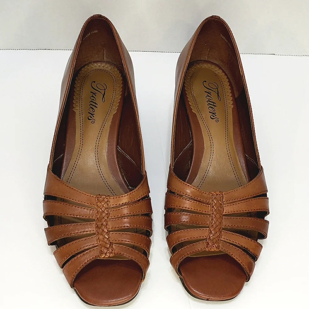 Trotters Brown Wedges