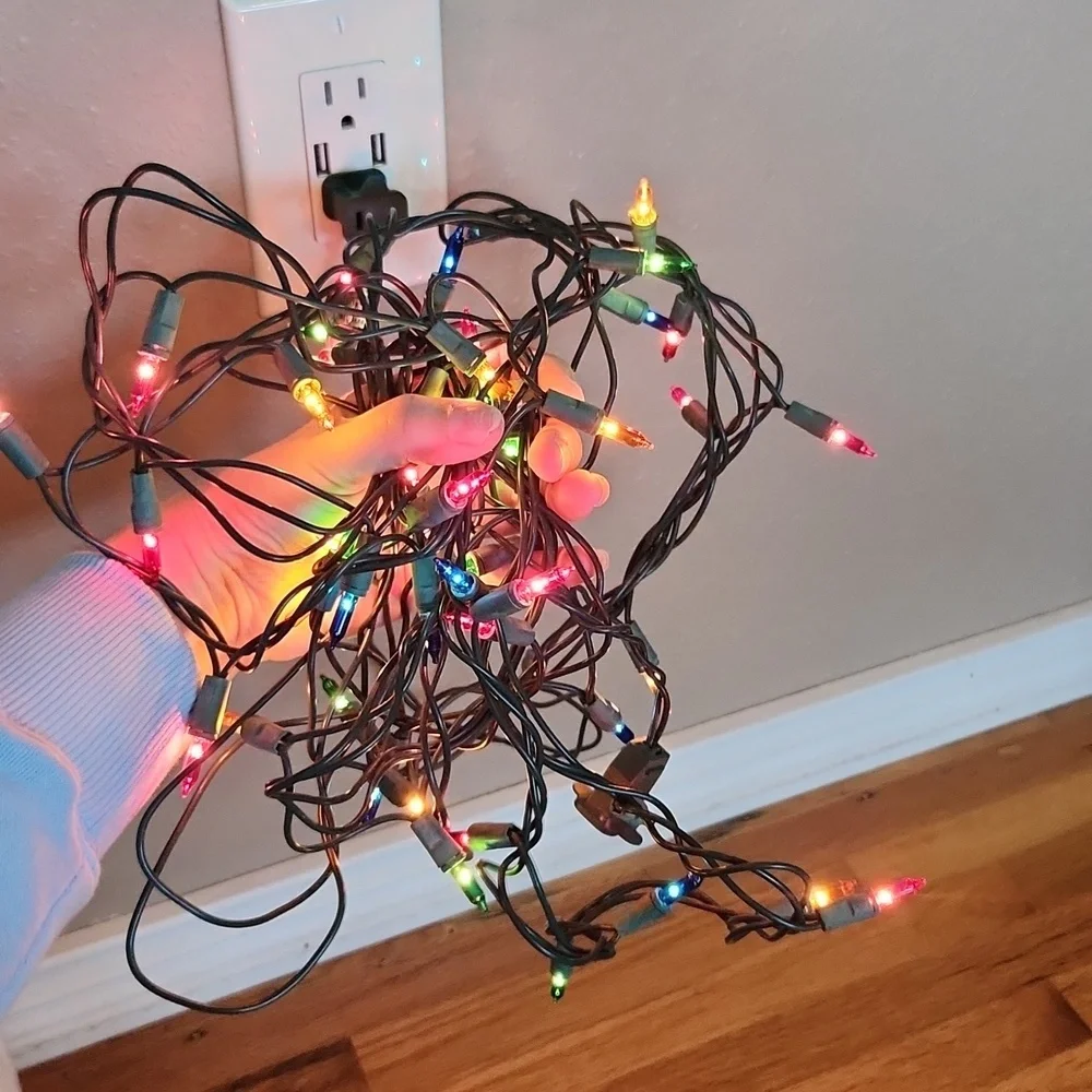 NWT Merry Christmas Lights and Wrapping Papper Bundle Holiday Winter LED Set