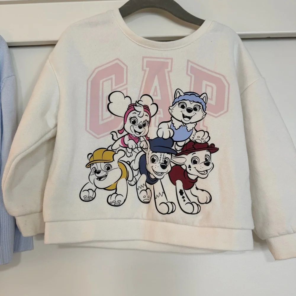 GAP charming sweatshirts