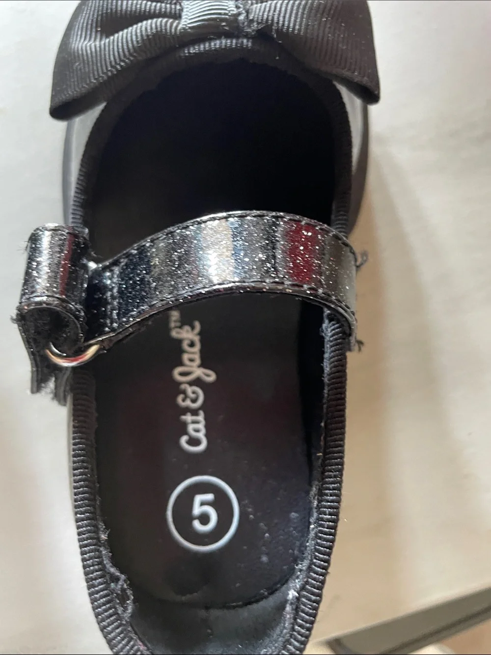 Cat & Jack little girls’ size 5 black sparkle Mary Jane Velcro-closure shoes