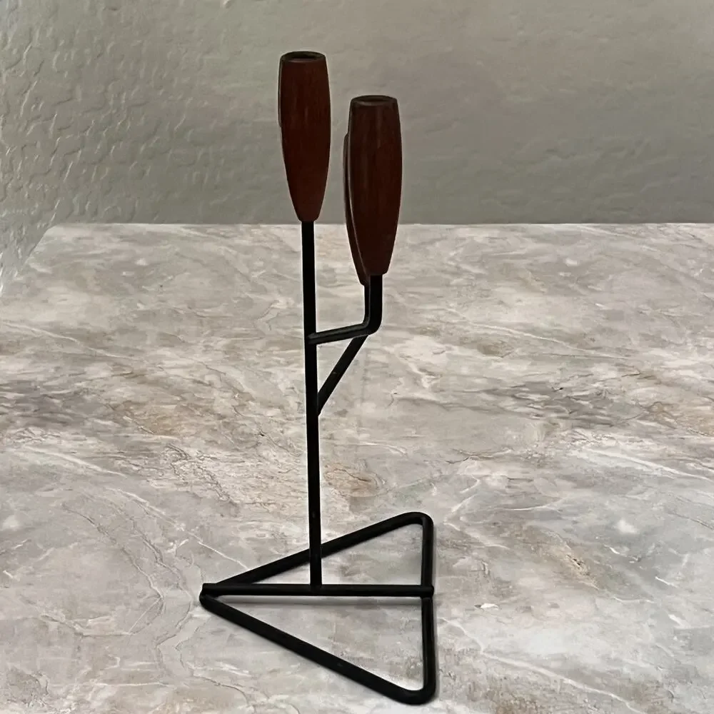 Unbranded this candle