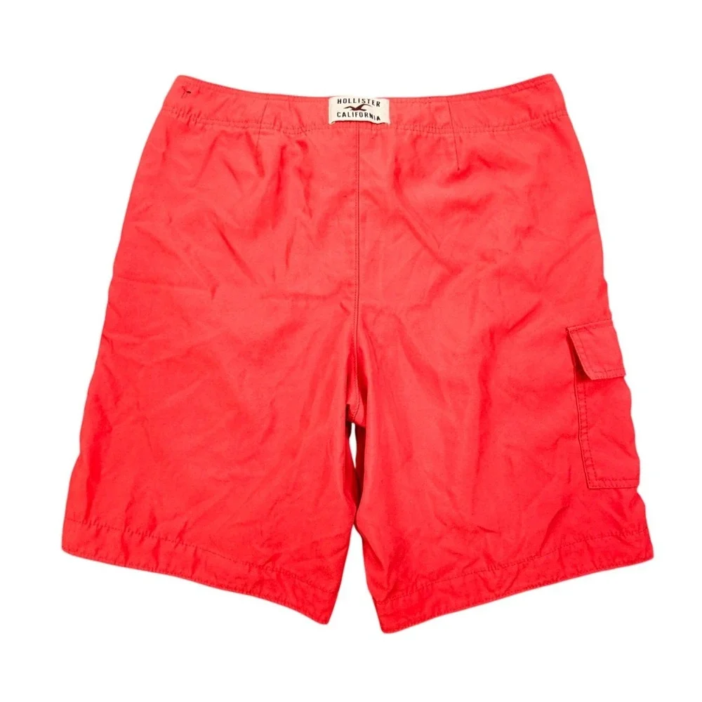Hollister men board