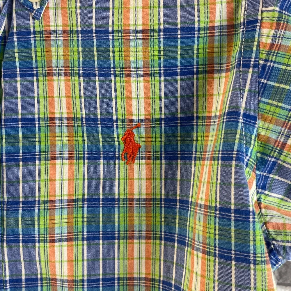 Ralph Lauren green features blue