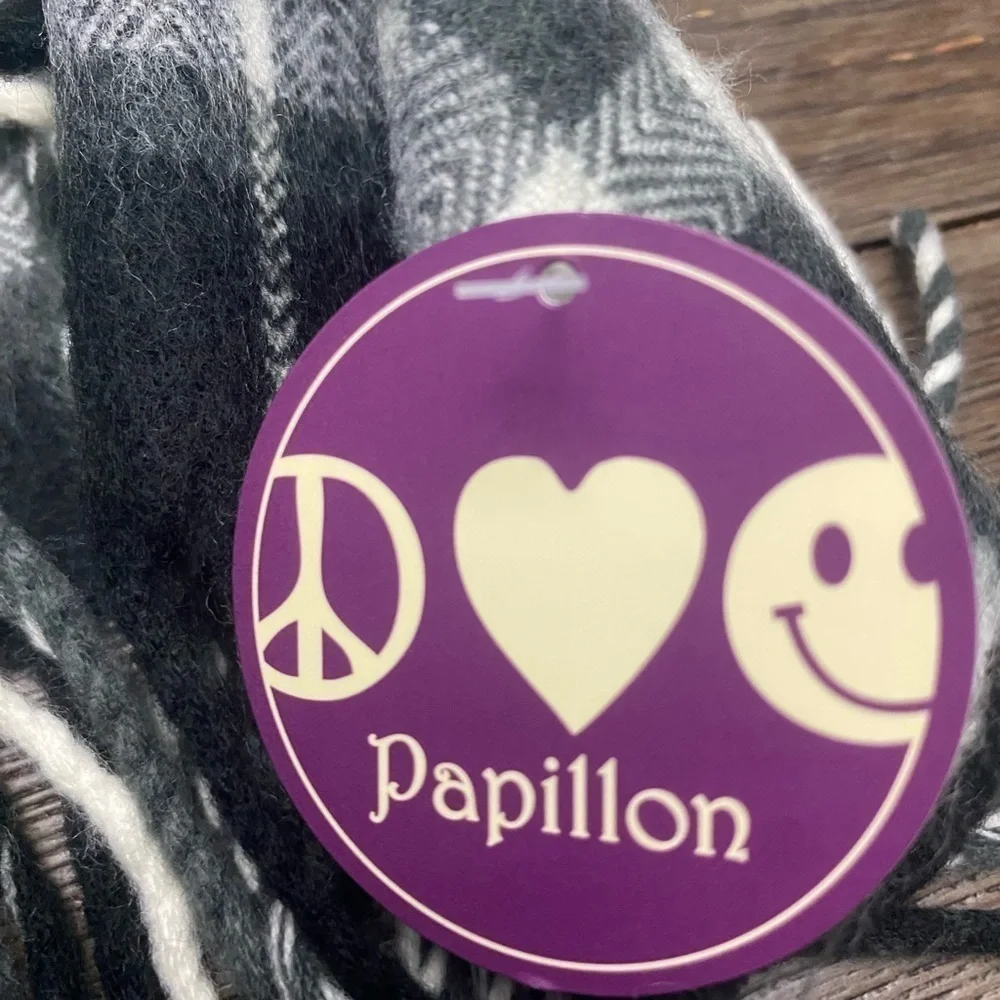 Papillon Blanc lot scarves