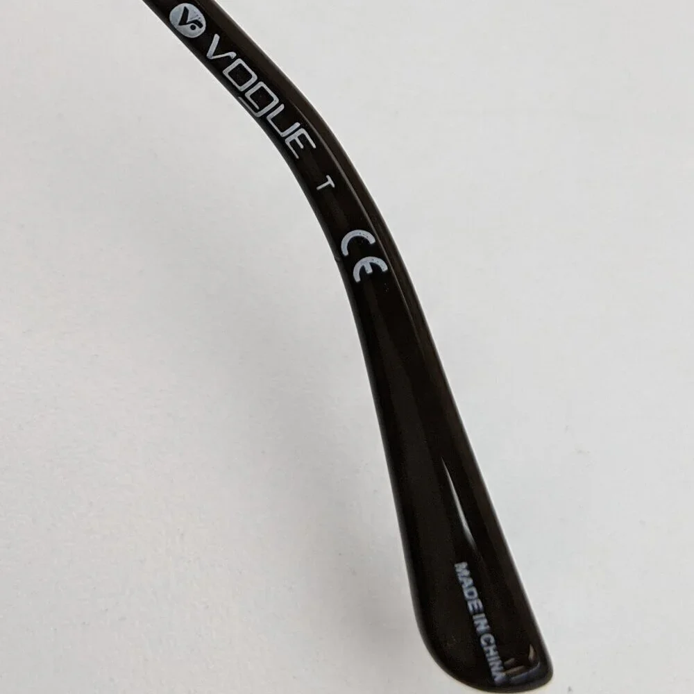 Vogue frame 10